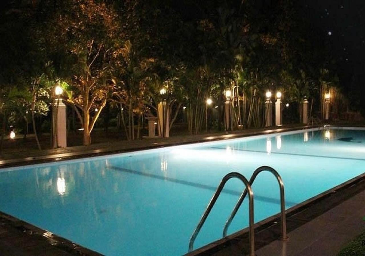 Dampe Resort Piliyandala Exterior photo